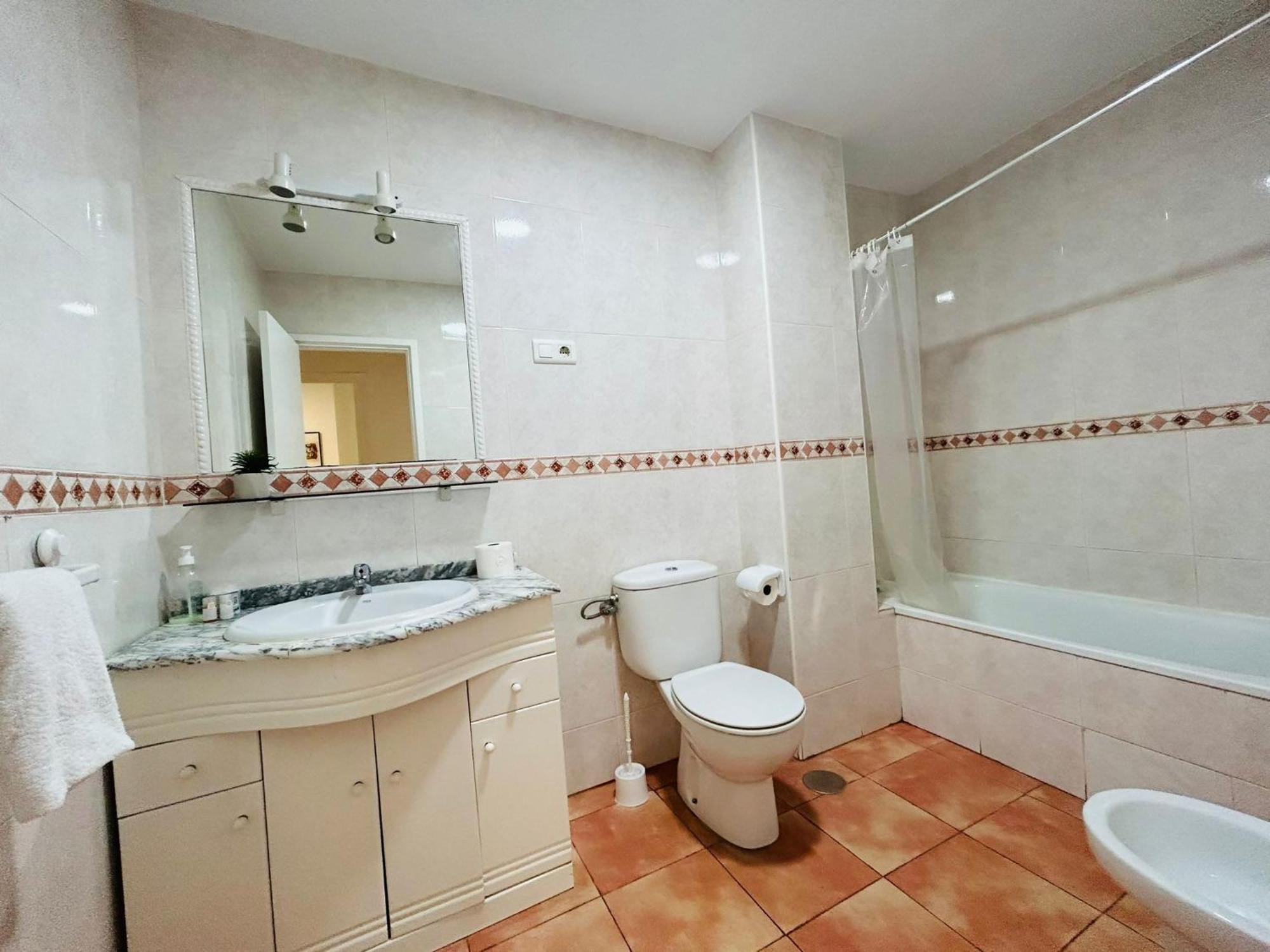 Vialia Piso Centrico Wifi Maria Zambrano Andra Apartment Malaga Luaran gambar